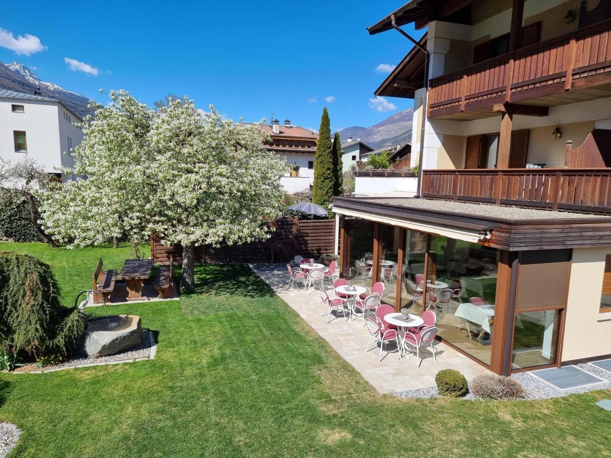 Pension Sattlerenglhof Latsch Exterior foto
