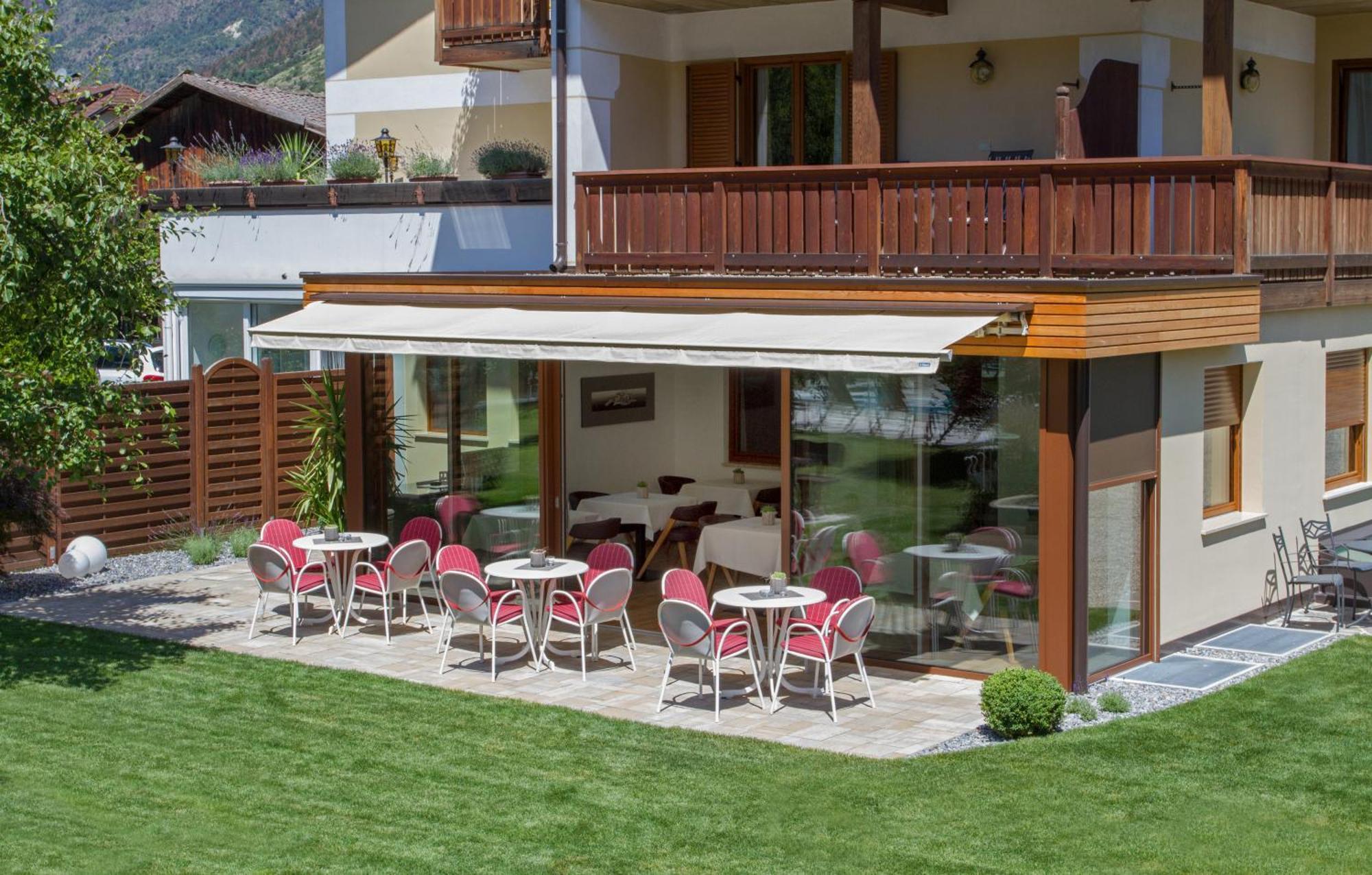 Pension Sattlerenglhof Latsch Exterior foto