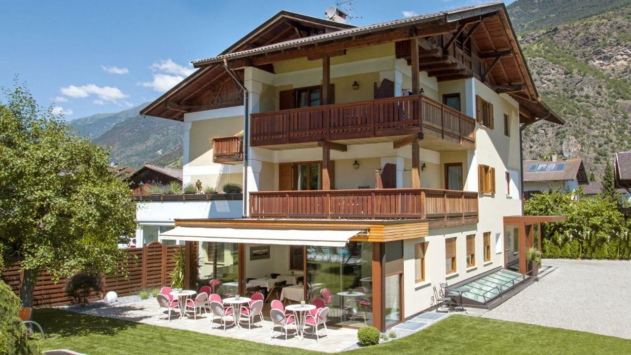 Pension Sattlerenglhof Latsch Exterior foto